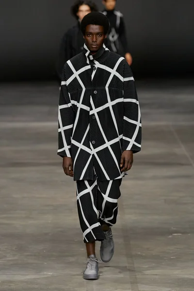 Look 23